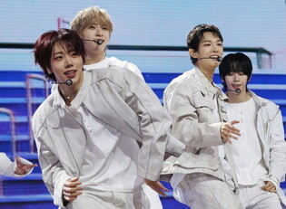 S. Korean boy group AHOF