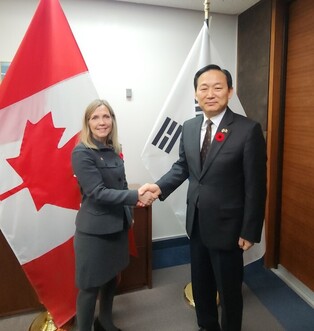 Vice defense chiefs of S. Korea, Canada meet