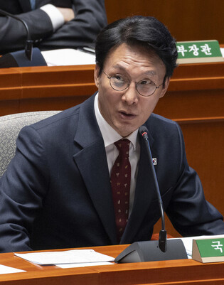 Prime minister at parliamentary session