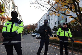 Special counsel attempts to detain ex-PM Hwang