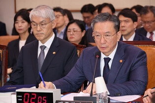 Justice minister at Nat'l Assembly