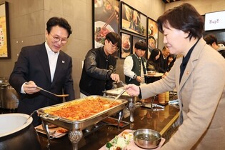PM experiences '1,000-won breakfast'