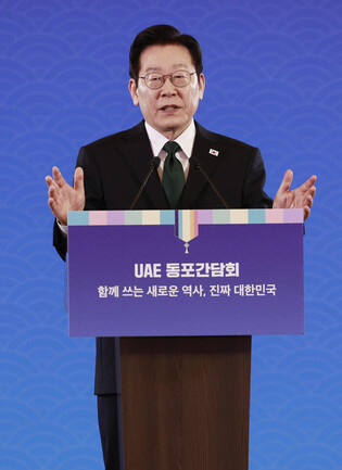 Lee meets S. Korean residents in Abu Dhabi