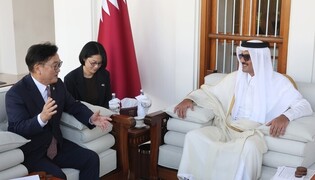 S. Korean parliamentary leader meets Qatari emir