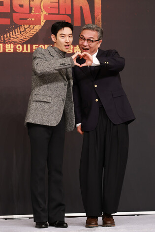 S. Korean actors Lee Jae-hoon and Kim Eui-sung