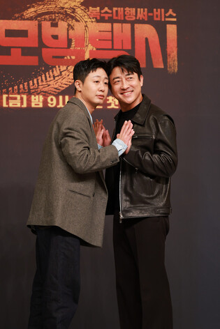 S. Korean actors Bae Yoo-ram and Jang Hyuk-jin