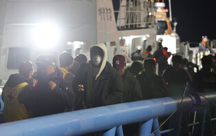 Ferry passengers rescued off S. Korea's southwestern coast