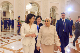 First ladies of S. Korea, Egypt meet