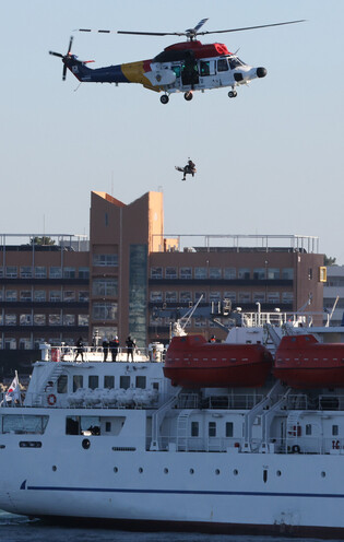 Drill against ferry disaster off Busan