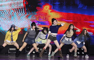 S. Korean girl group tripleS' sub-unit DIMENSION