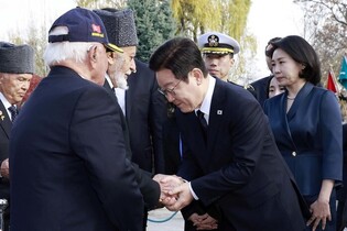 Lee meets Korean War veteran in Turkey
