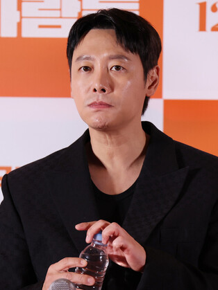 S. Korean actor Kim Dong-wook