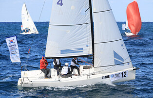 Int'l sailing competition off Jeju