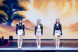 MAMA Awards proceeds in subdued mood after Hong Kong fire, recreates scenes from 'Demon Hunters'