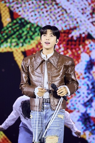 범선 탄 임영웅, 넘실댄 하늘빛 물결…"내 노래 여러분께 머물길"