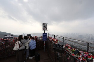 Cloudy weather in Seoul