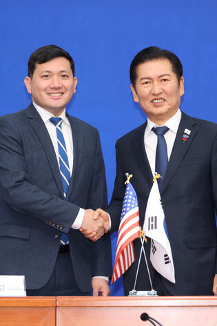 Ruling party's leader meets U.S. envoy