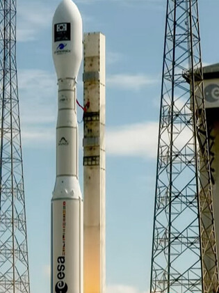 Arirang 7 multipurpose satellite successfully put into orbit