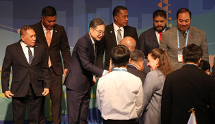 Korea-Pacific islands FM meeting