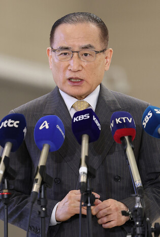 Nat'l security adviser departs for Washington