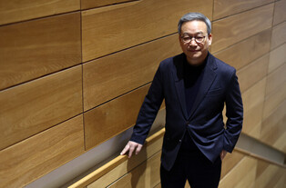 S. Korean poet Jung Ho-seung