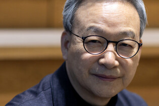 S. Korean poet Jung Ho-seung