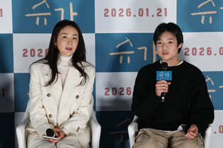 S. Korean actor Ko Dong-ha and actress Choi Ji-woo