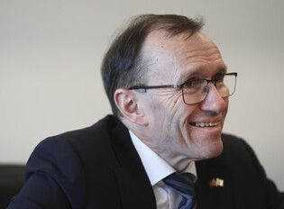 Norway's foreign chief gives interview