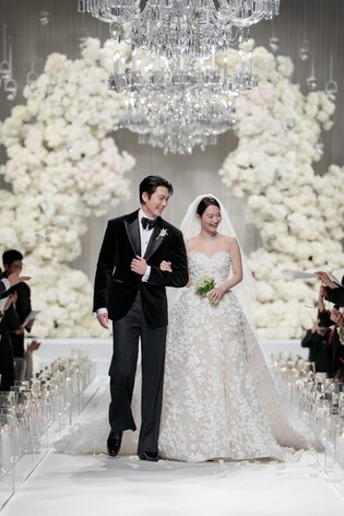Shin Min-a, Kim Woo-bin tie the knot