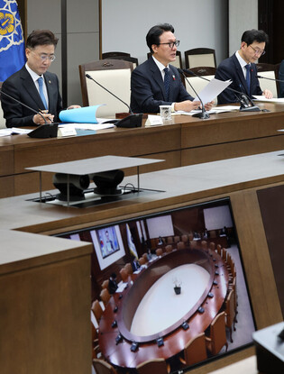 PM attends meeting on state affairs