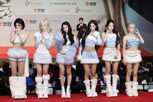 S. Korean girl group NMIXX