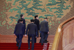 Lee begins working at Cheong Wa Dae