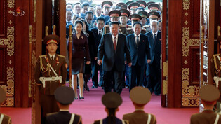 N.K.'s Kim visits family mausoleum with daughter for 1st time