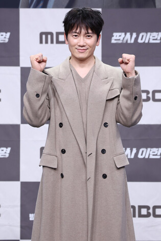 S. Korean actor Ji Sung