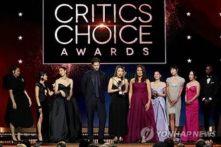 (LEAD) 'KPop Demon Hunters' wins Best Animated Feature, Best Song at Critics Choice