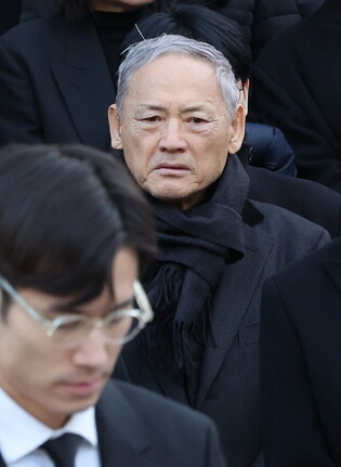 Funeral for film star Ahn Sung-ki