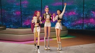 (LEAD) 'KPop Demon Hunters' wins best animated film, best song at Golden Globes