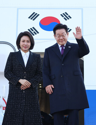 Lee heads to Japan for summit talks with Takaichi