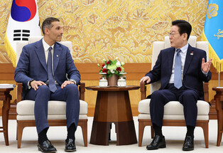 Lee meets senior UAE official